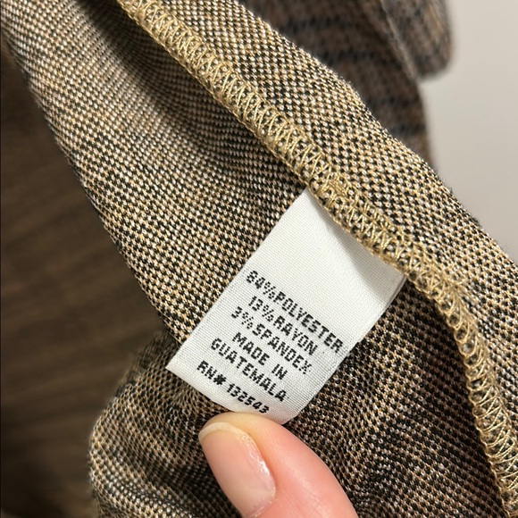 Plaid Women's Lightweight Blazer - Picture 4 of 5